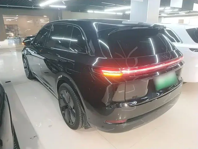 Li Auto L7 — Фото автомобиля 4