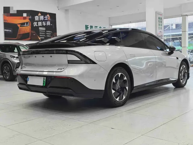 Xpeng P7+ — Фото автомобиля 8