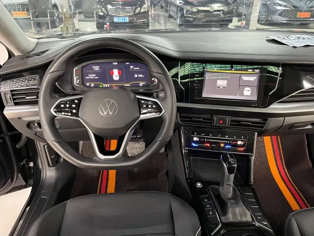 Volkswagen Passat — Фото автомобиля 8