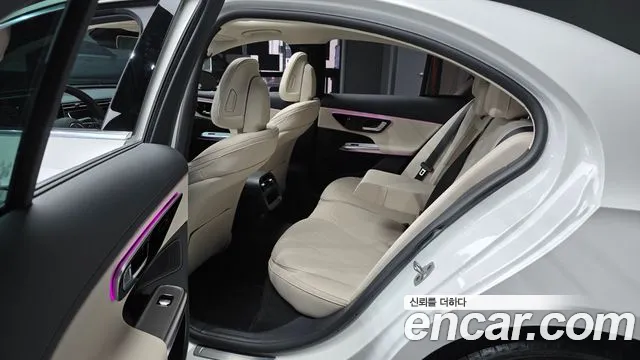 Mercedes-Benz E-Class — Фото автомобиля 4