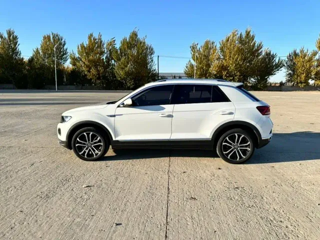 Volkswagen T-Roc — Фото автомобиля 8