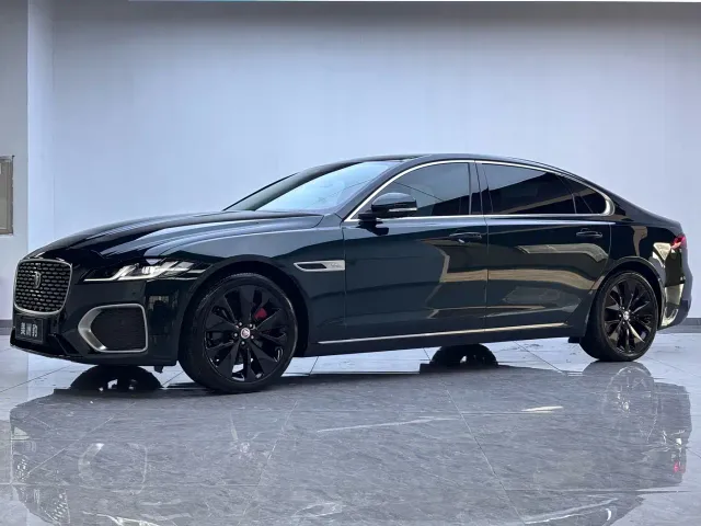 Фотография автомобиля — Jaguar XFL
