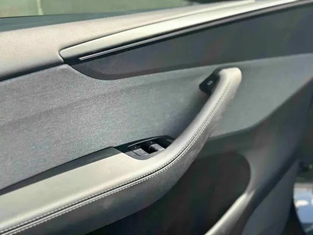 Tesla Model Y — Фото автомобиля 8