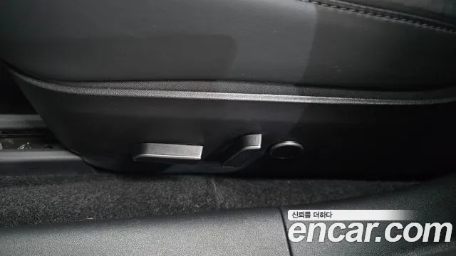 Tesla Model 3 — Фото автомобиля 26