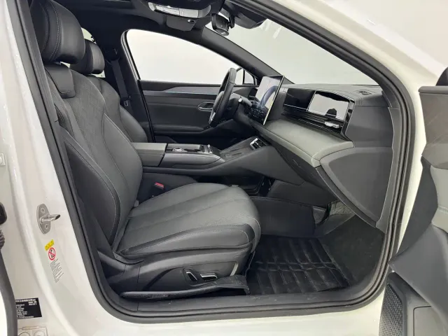 BYD Qin L — Фото автомобиля 10
