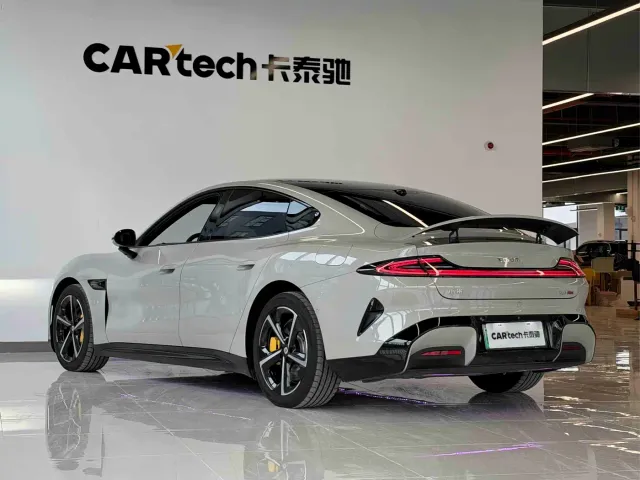 Xiaomi SU7 — Фото автомобиля 6