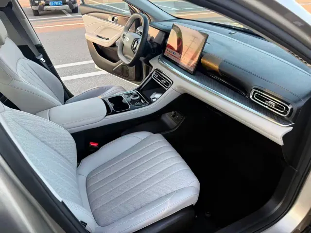 Geely Galaxy Stellar 6 — Фото автомобиля 14