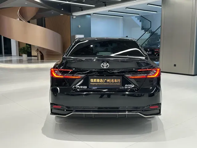 Toyota Camry — Фото автомобиля 5