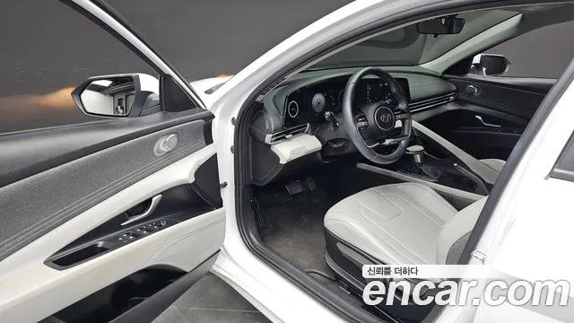 Hyundai AVANTE Avante (CN7) — Фото автомобиля 11
