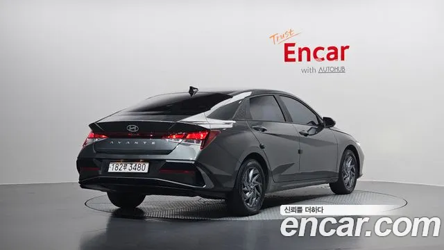Hyundai Avante CN7 — Фото автомобиля 2