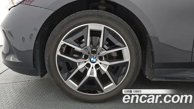 BMW 5 Series G60 — Фото автомобиля 5