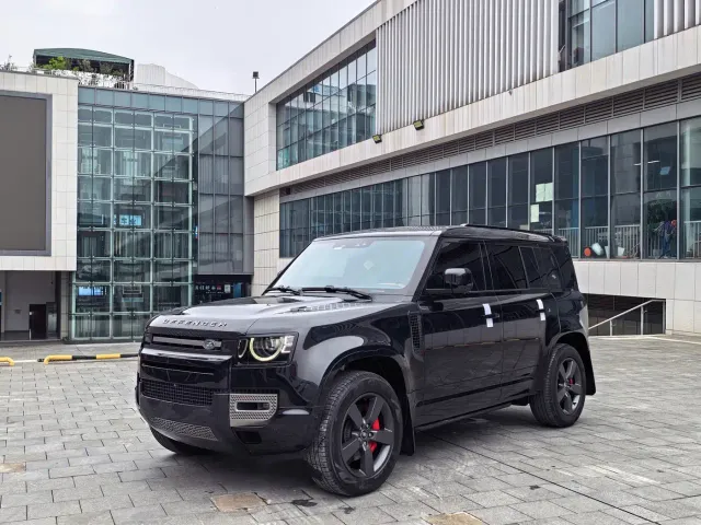 Фотография автомобиля — Land Rover Defender