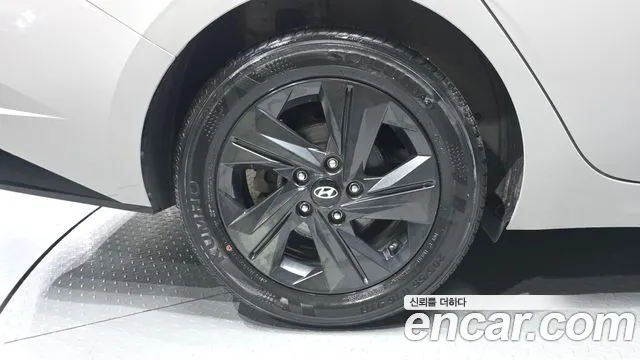 Hyundai AVANTE Smart — Фото автомобиля 5