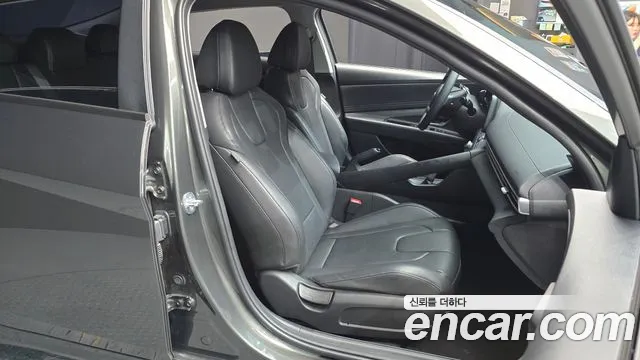 Hyundai AVANTE Avante (CN7) — Фото автомобиля 11