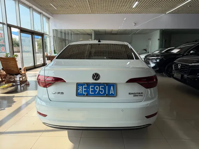 Volkswagen Sagitar — Фото автомобиля 14