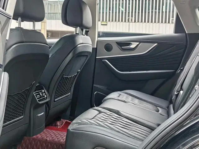 Hongqi HS5 — Фото автомобиля 10
