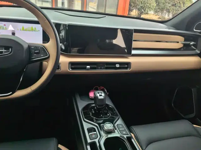 Geely ICON — Фото автомобиля 13
