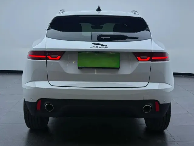 Jaguar E-PACE — Фото автомобиля 12