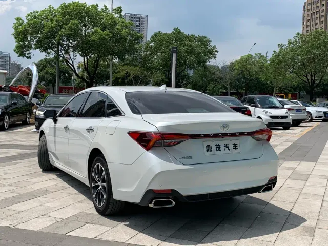 Toyota Avalon — Фото автомобиля 7