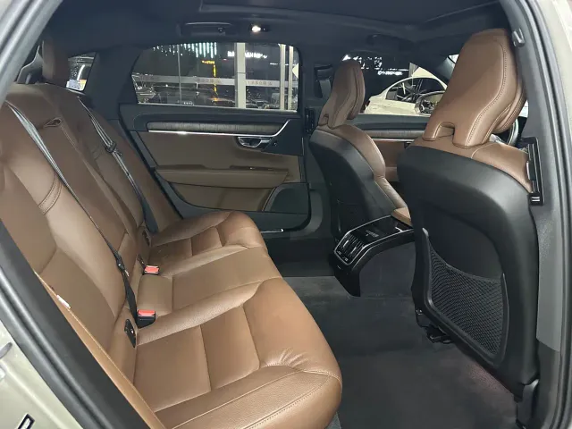 Volvo S90 — Фото автомобиля 10