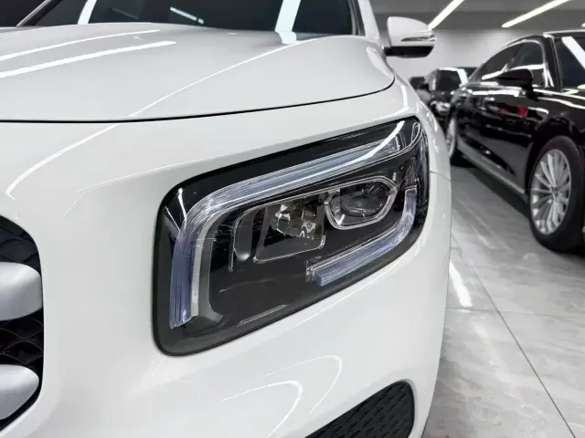 Mercedes-Benz GLB-Class — Фото автомобиля 24