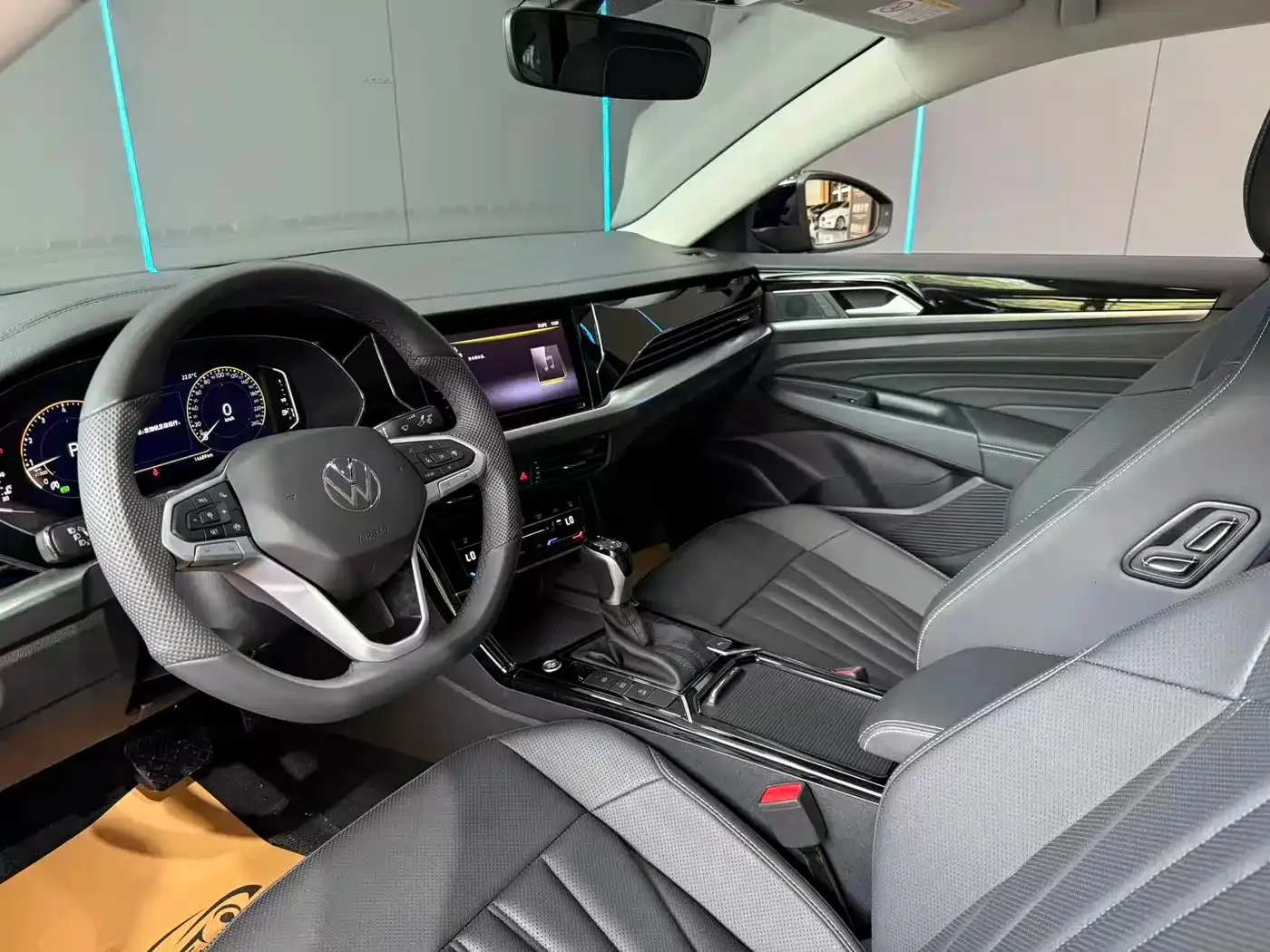 Volkswagen Passat 2025 Outstanding 380TSI Starlight Dragon Soaring Edition — Фото автомобиля 11