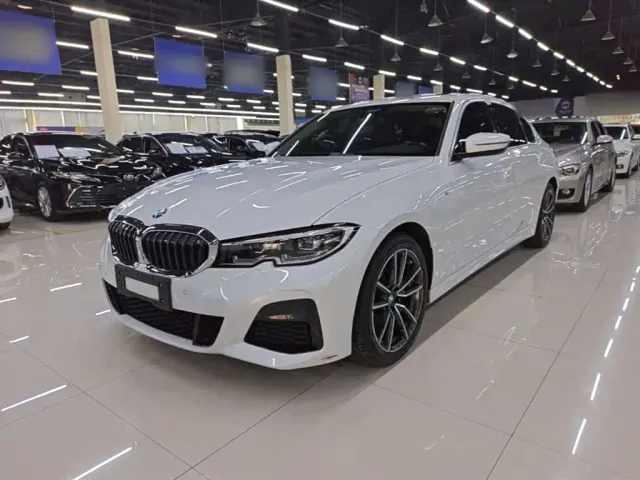 Фотография автомобиля — BMW 3 Series