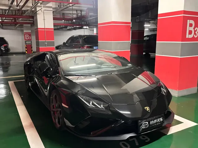 Фотография автомобиля — Lamborghini Huracan