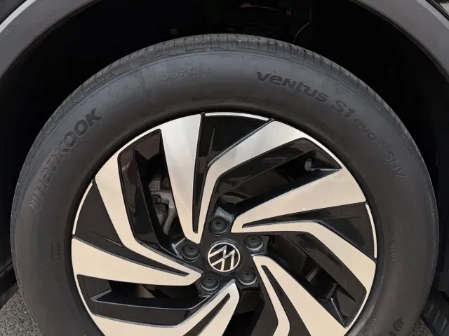 Volkswagen Tiguan L — Фото автомобиля 21