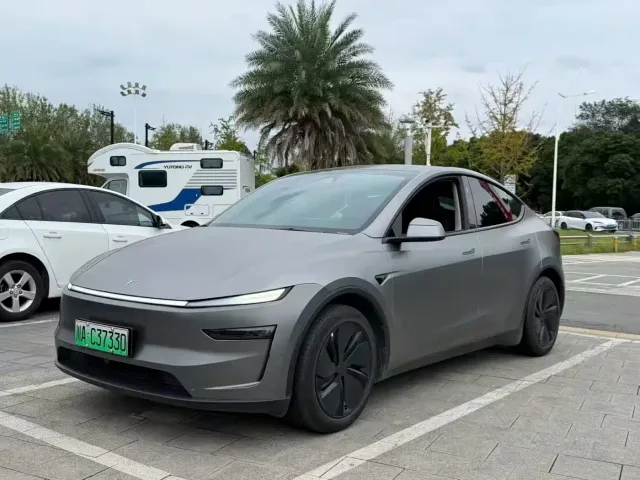 Фотография автомобиля — Tesla Model Y
