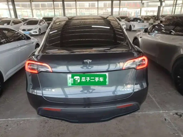 Tesla Model Y — Фото автомобиля 5