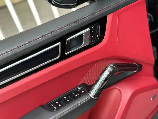 Porsche Cayenne — Фото автомобиля 11