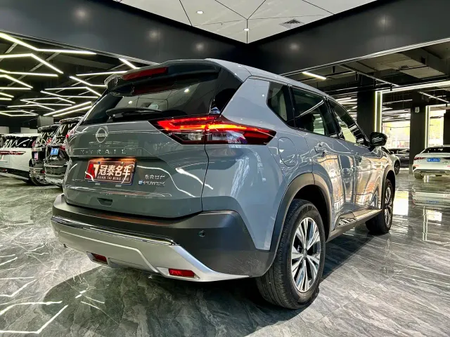 Nissan X-Trail — Фото автомобиля 5