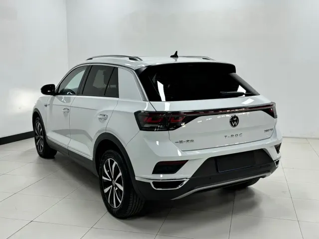 Volkswagen T-Roc — Фото автомобиля 6