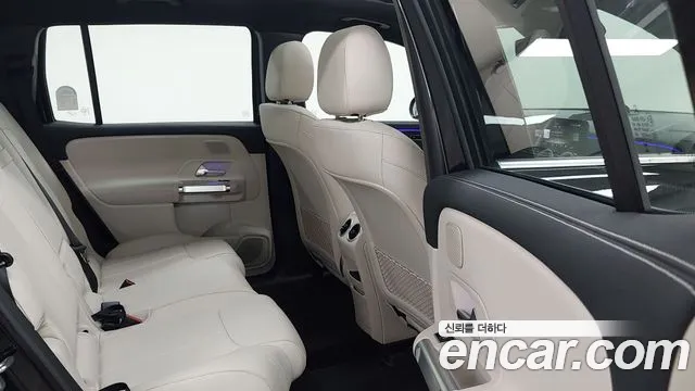 Mercedes-Benz EQB — Фото автомобиля 10