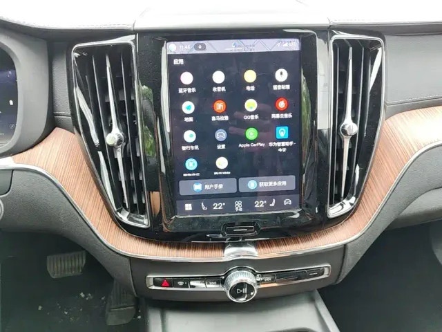 Volvo XC60 — Фото автомобиля 17