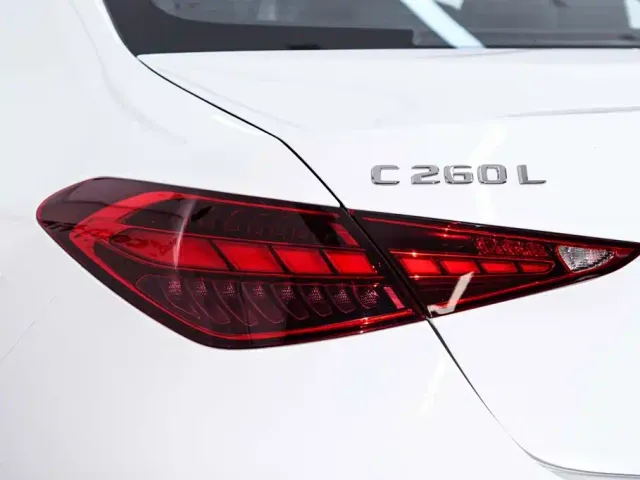 Mercedes-Benz C-Class — Фото автомобиля 11