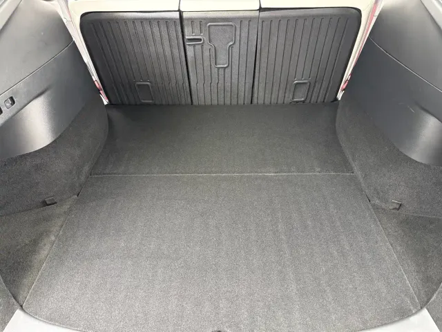 Tesla Model Y — Фото автомобиля 18