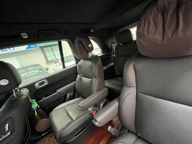 Li Auto L8 — Фото автомобиля 6