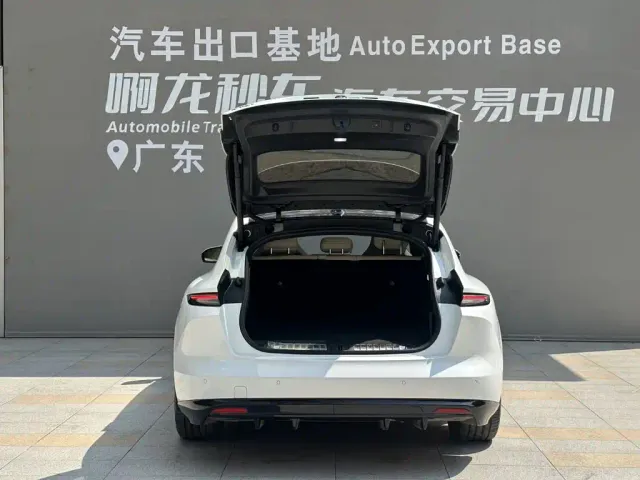 Nio ET5 Touring — Фото автомобиля 14