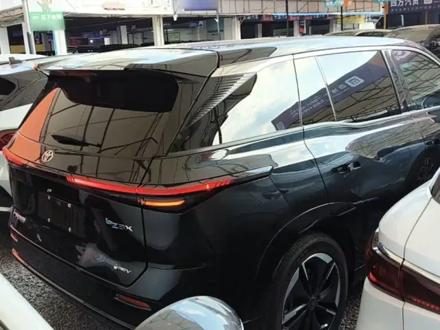 Toyota BoZhi 3X — Фото автомобиля 6