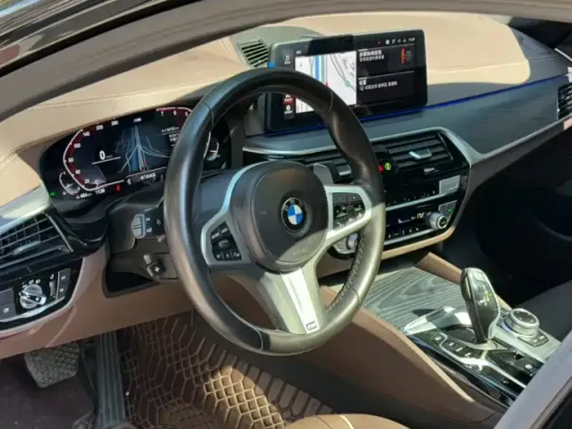 BMW 5 Series — Фото автомобиля 6