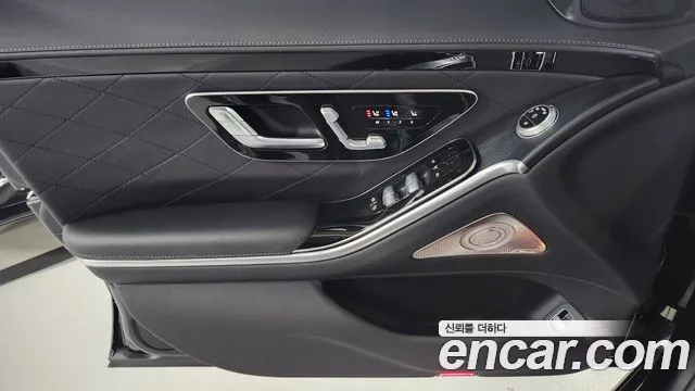 Mercedes-Benz S-Class — Фото автомобиля 12