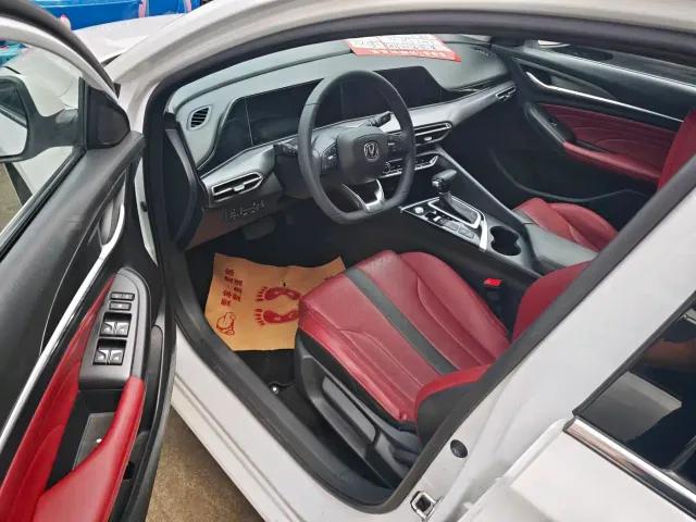 Changan Eado — Фото автомобиля 4