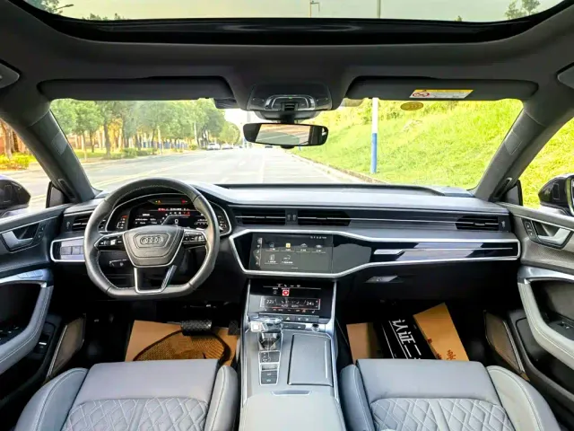 Audi A7L — Фото автомобиля 8