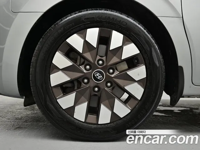 Hyundai Staria Staria 4WD Lounge 9 мест — Фото автомобиля 5
