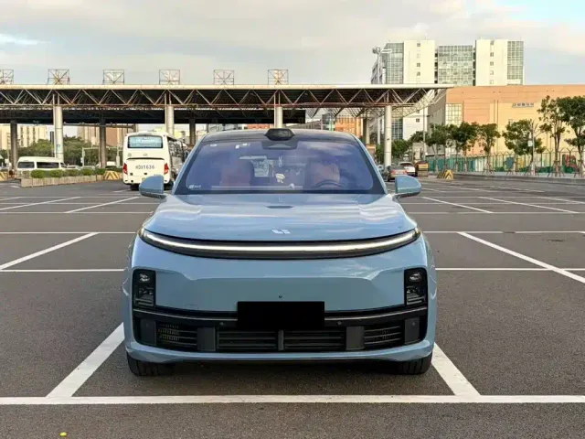Li Auto L7 — Фото автомобиля 2