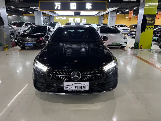 Mercedes-Benz E-Class — Фото автомобиля 2