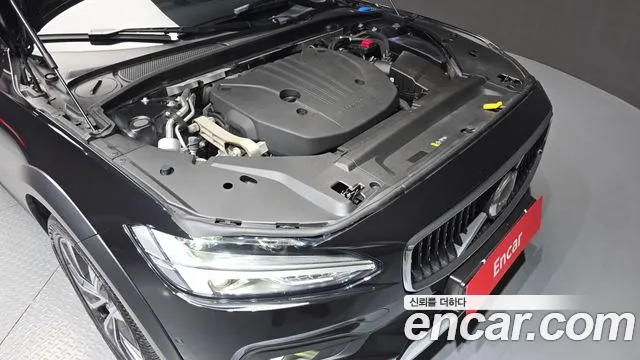 Volvo V90 — Фото автомобиля 9