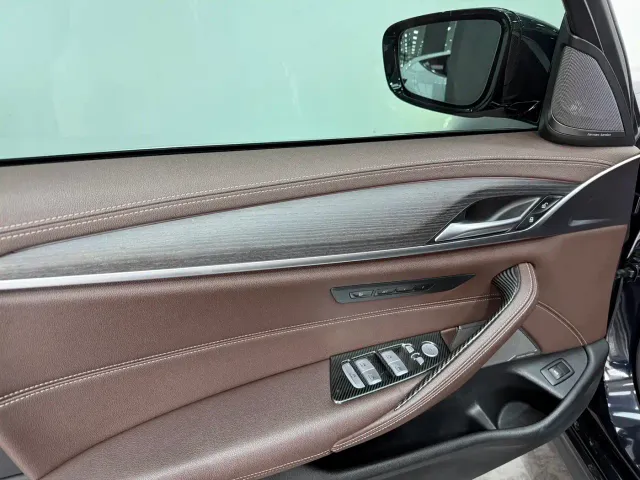 BMW BMW 5 Series 2022 Model Third Facelift 530Li Premium M Sport Package — Фото автомобиля 14
